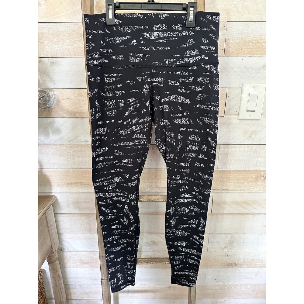 Lululemon High Rise Leggings Black White Abstract Stripe Print Yoga Pants